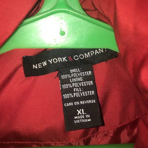 Red vest - Picture 3 of 3